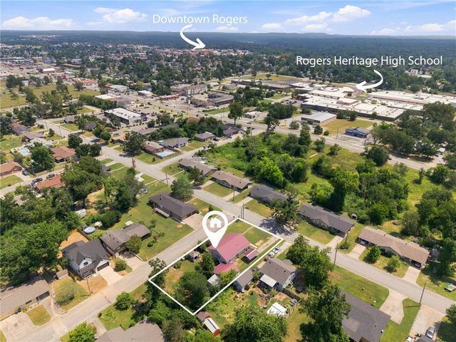 1300 S 9th Street, Rogers, AR 72756