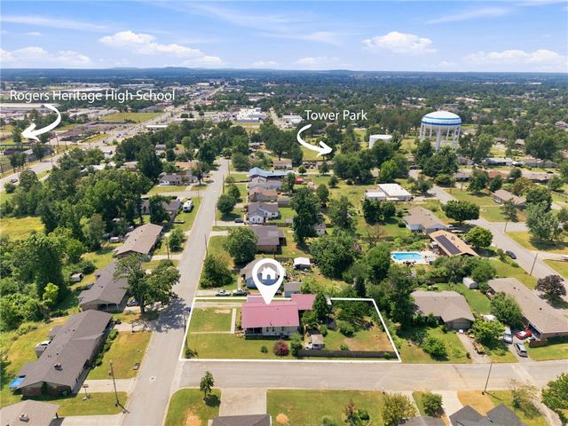 1300 S 9th Street, Rogers, AR 72756