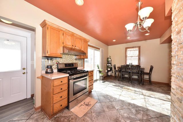 537 Elizabeth STREET, Waukesha, WI 53186