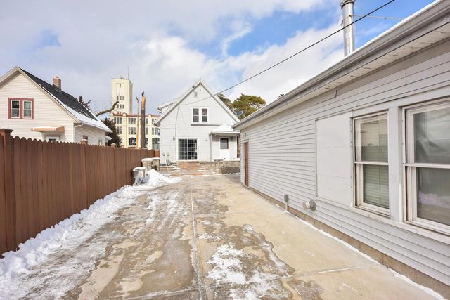 537 Elizabeth STREET, Waukesha, WI 53186