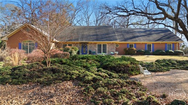 265 Deerhill Drive, Bogart, GA 30622