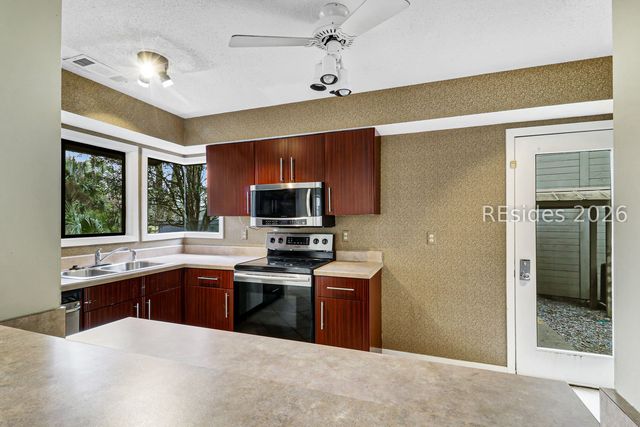 36 Stable Gate Rd, Hilton Head Island, SC 29926