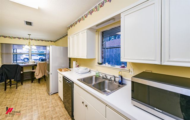 1404 N Acres Circle, Springhill, LA 71075