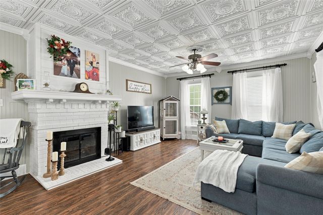 1305 S Crockett Street, Sherman, TX 75090