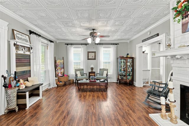 1305 S Crockett Street, Sherman, TX 75090