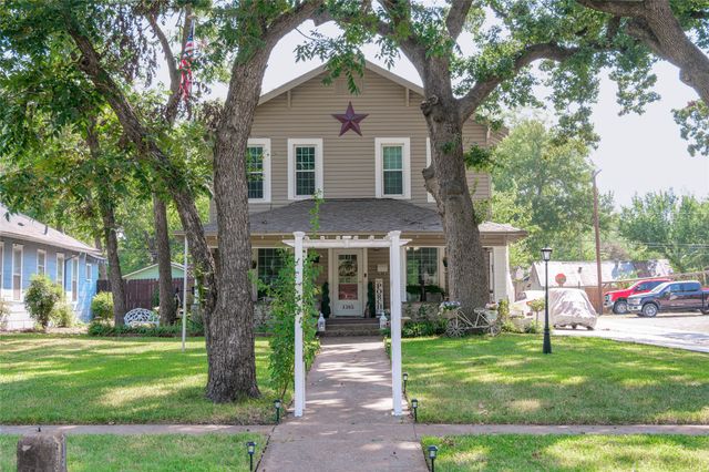1305 S Crockett Street, Sherman, TX 75090