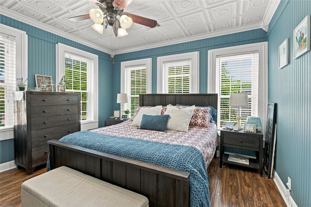 1305 S Crockett Street, Sherman, TX 75090