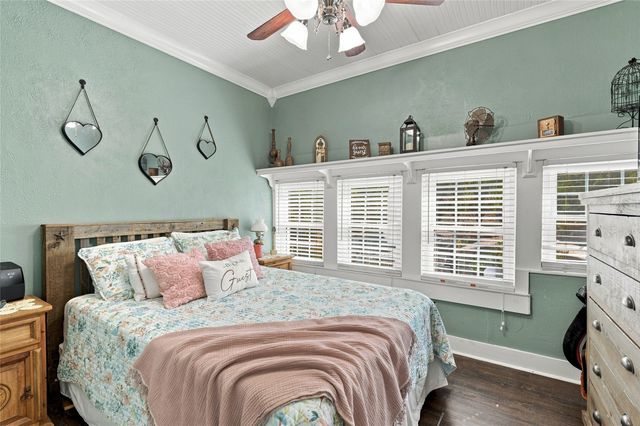 1305 S Crockett Street, Sherman, TX 75090