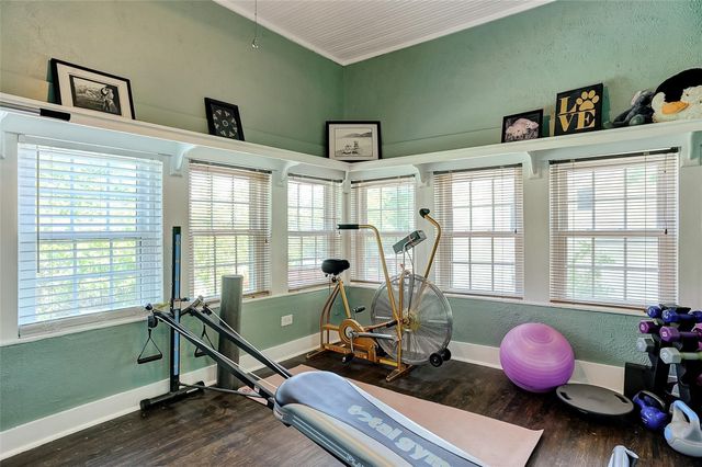 1305 S Crockett Street, Sherman, TX 75090