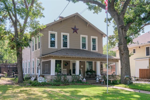 1305 S Crockett Street, Sherman, TX 75090