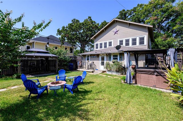 1305 S Crockett Street, Sherman, TX 75090