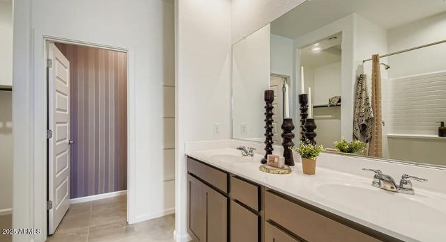 9813 W WELDON Avenue, Phoenix, AZ 85037