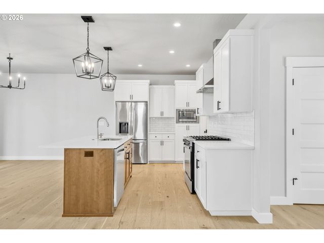 503 HONEYSUCKLE Ln, Eugene, OR 97401