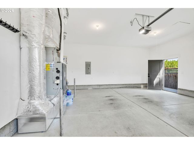 503 HONEYSUCKLE Ln, Eugene, OR 97401