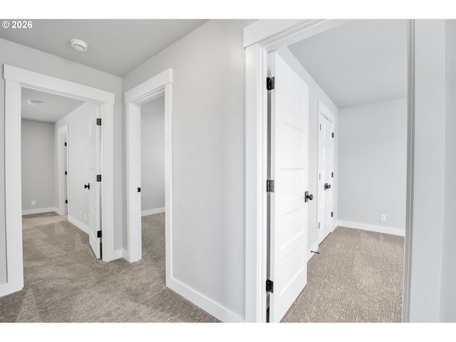 503 HONEYSUCKLE Ln, Eugene, OR 97401