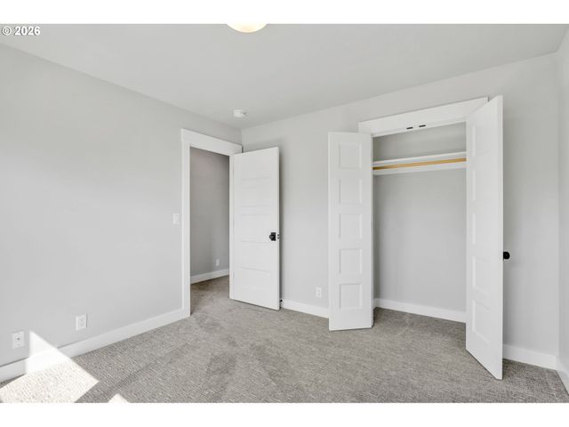 503 HONEYSUCKLE Ln, Eugene, OR 97401