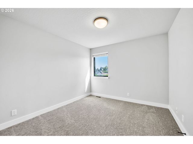 503 HONEYSUCKLE Ln, Eugene, OR 97401