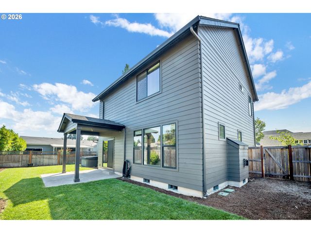 503 HONEYSUCKLE Ln, Eugene, OR 97401