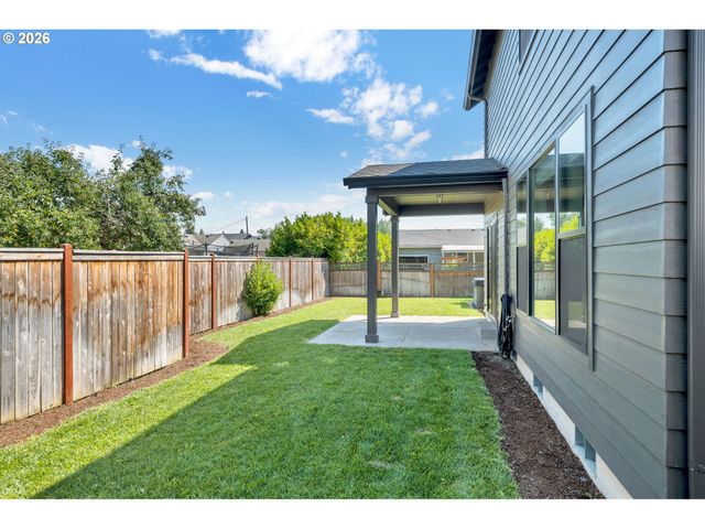 503 HONEYSUCKLE Ln, Eugene, OR 97401