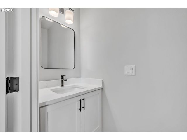 503 HONEYSUCKLE Ln, Eugene, OR 97401