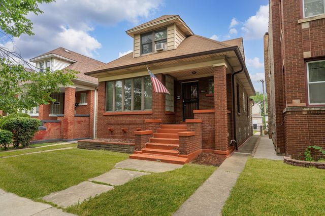 4844 W Addison Street, Chicago, IL 60641