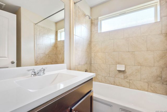 5246 Blue Ivy, Bulverde, TX 78163
