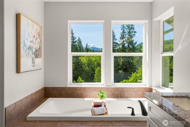 13504 Spiketon Road E, Buckley, WA 98321