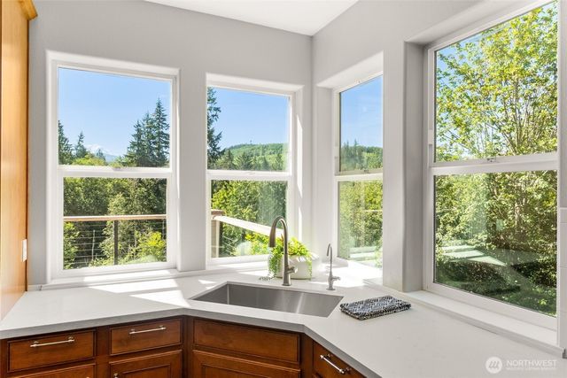 13504 Spiketon Road E, Buckley, WA 98321