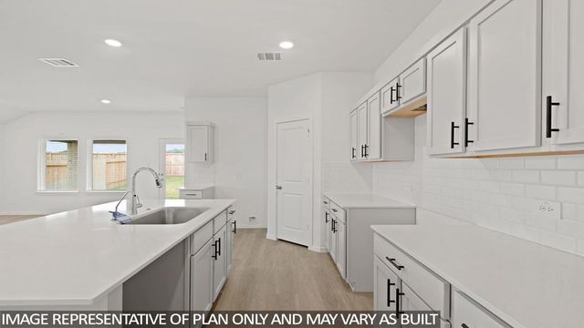 16458 Pinebrook Leaf Lane, Magnolia, TX 77355