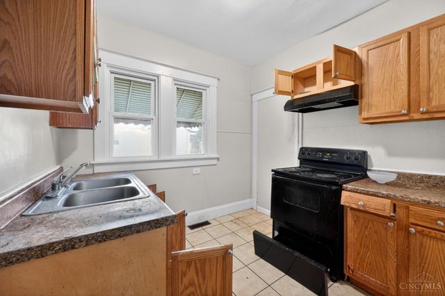 1833 Cordova Avenue, North College Hill, OH 45239