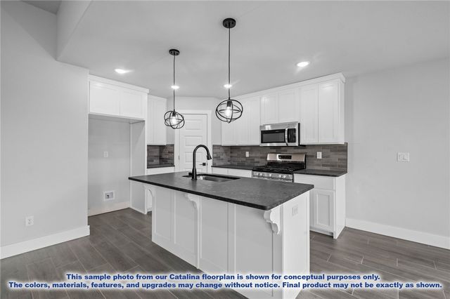 1029 Marquis Avenue, Lowell, AR 72745