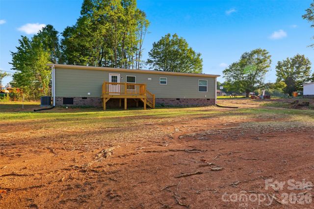 4433 Old US 421 Highway W, Yadkinville, NC 27055