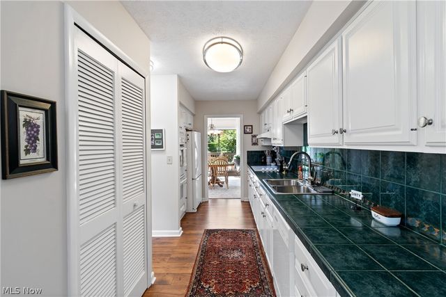 731 Creekside Drive 38, Aurora, OH 44202