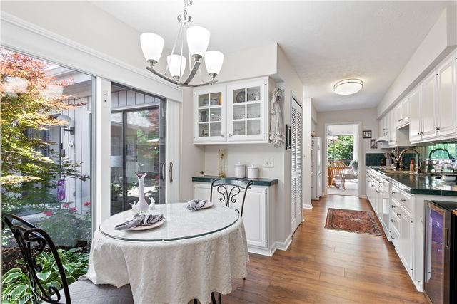 731 Creekside Drive 38, Aurora, OH 44202