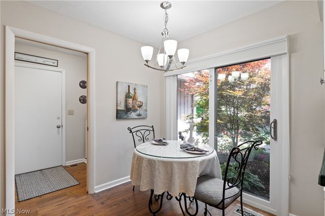 731 Creekside Drive 38, Aurora, OH 44202