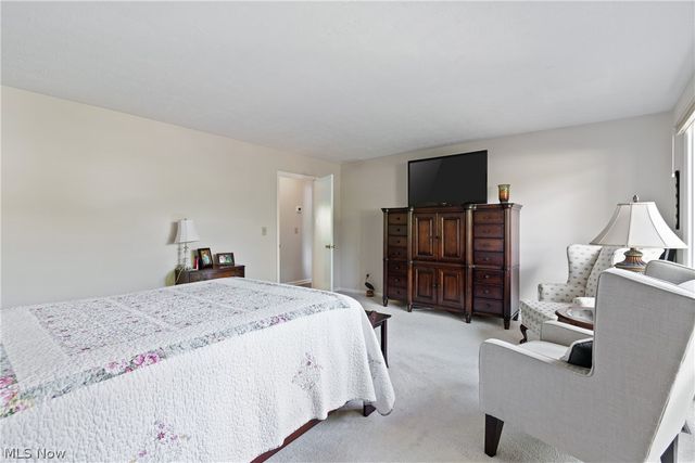 731 Creekside Drive 38, Aurora, OH 44202