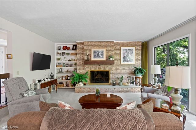 731 Creekside Drive 38, Aurora, OH 44202