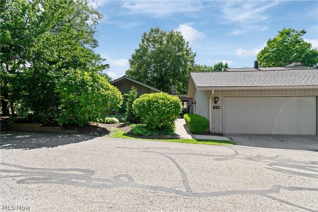 731 Creekside Drive 38, Aurora, OH 44202