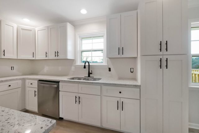 9512 Heathwood Drive, Ooltewah, TN 37363