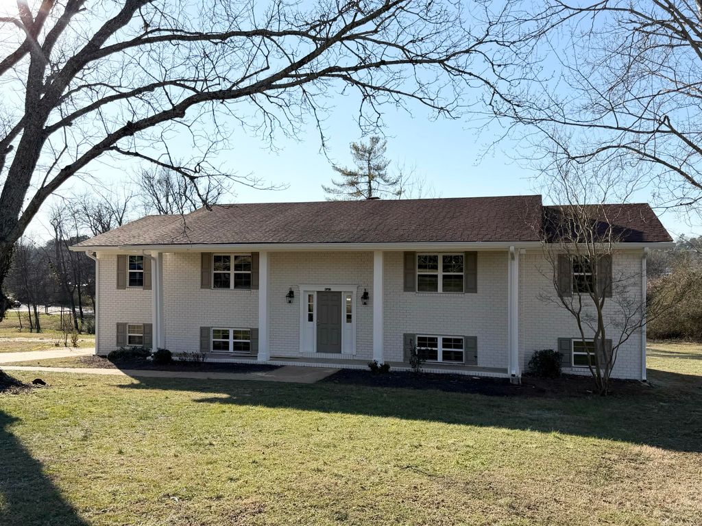 9512 Heathwood Drive, Ooltewah, TN 37363