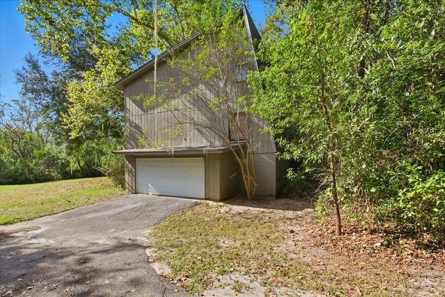 3010 Southshore Circle, Tallahassee, FL 32312