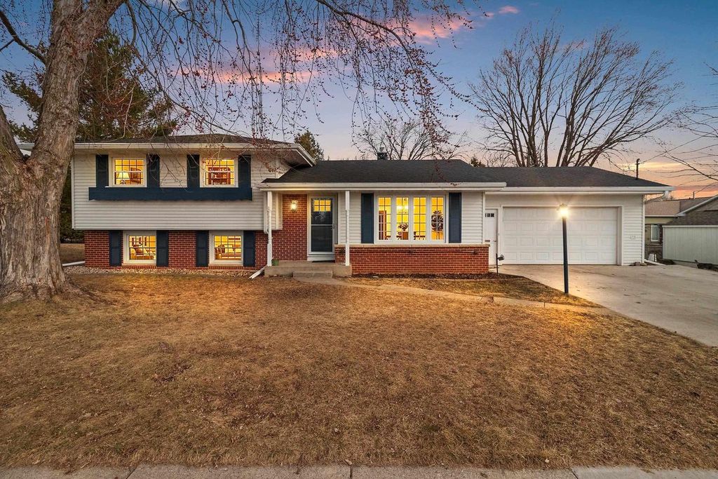 918 FLORIDA AVENUE, Oshkosh, WI 54902