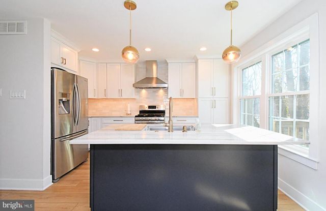 106 YORKSHIRE WAY, Hatboro, PA 19040