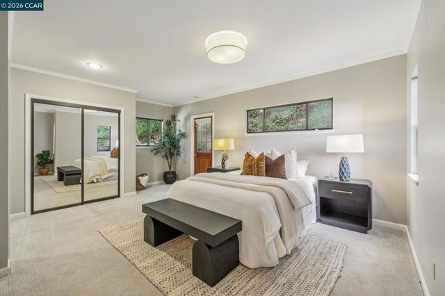 6480 Oakwood Dr, Oakland, CA 94611