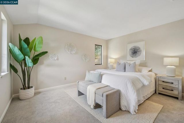 6480 Oakwood Dr, Oakland, CA 94611