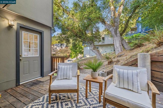6480 Oakwood Dr, Oakland, CA 94611