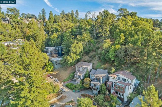 6480 Oakwood Dr, Oakland, CA 94611