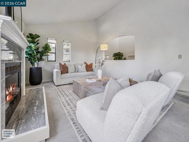 6480 Oakwood Dr, Oakland, CA 94611