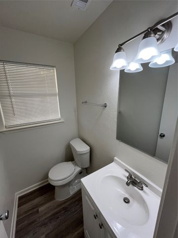 824 Johnnie Row, Seagoville, TX 75159