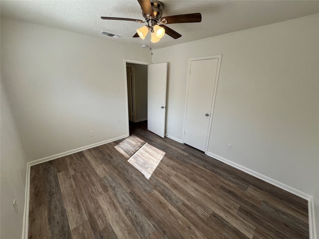 824 Johnnie Row, Seagoville, TX 75159